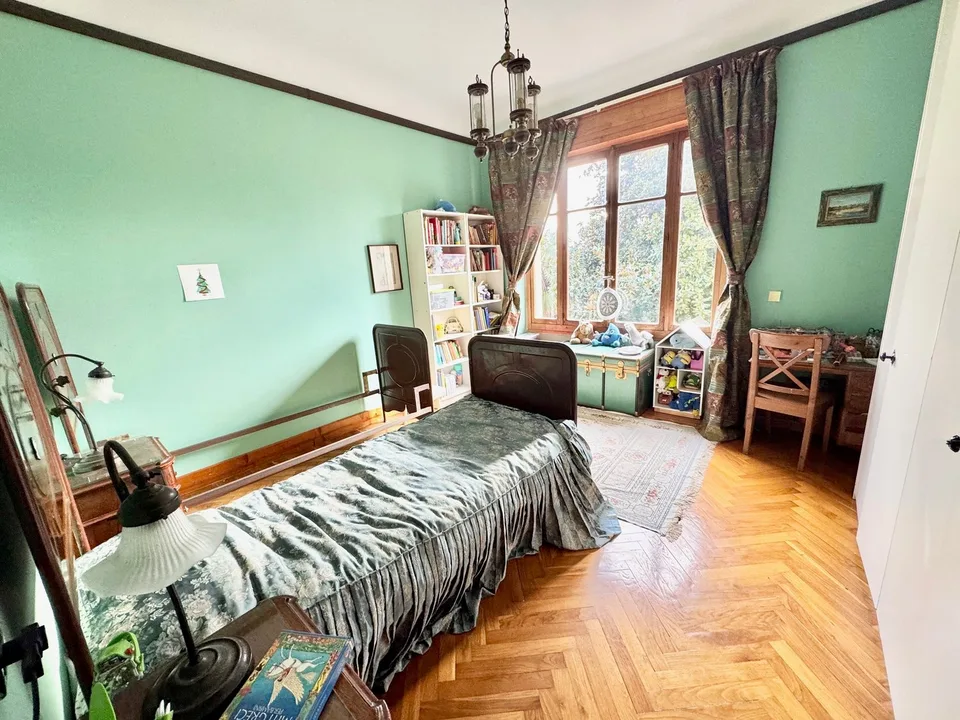 Große Villa mit schönem Garten, in sonniger Süd-Lage – Foto 19 von 24