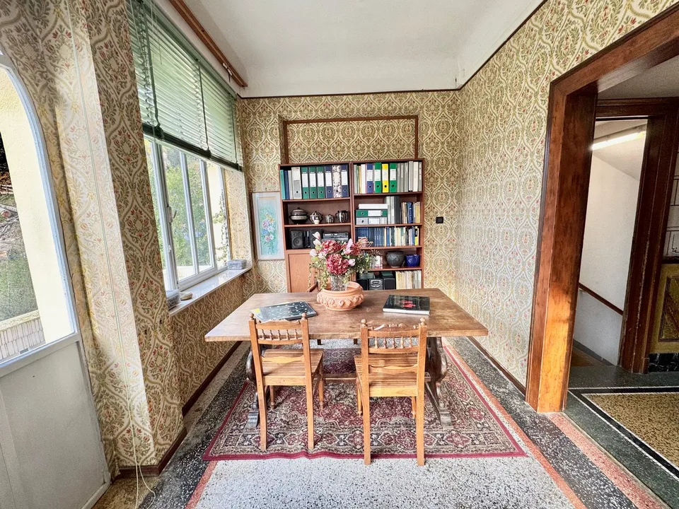 Große Villa mit schönem Garten, in sonniger Süd-Lage – Foto 12 von 24