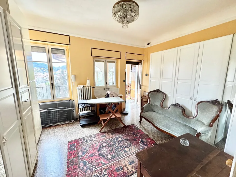 Große Villa mit schönem Garten, in sonniger Süd-Lage – Foto 22 von 24