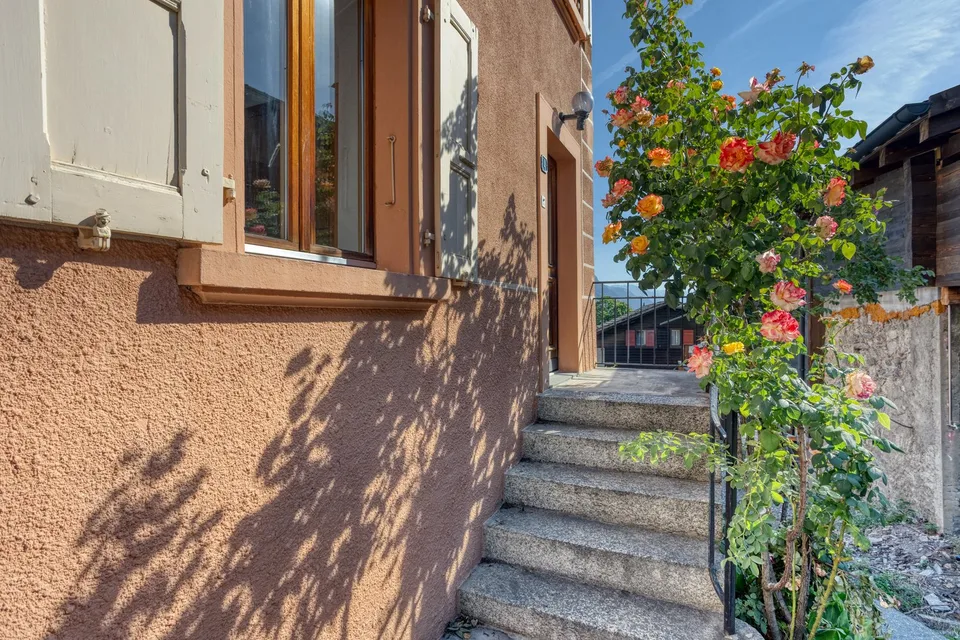 Charmanter Bungalow mit 4,5 Zimmern und Panoramablick auf die Ebene