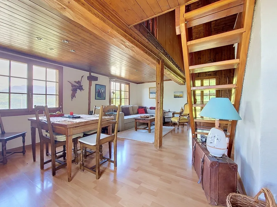 Daillet/Grône, chalet di 99 m² che unisce charme e autenticità a 10 minuti da Nax