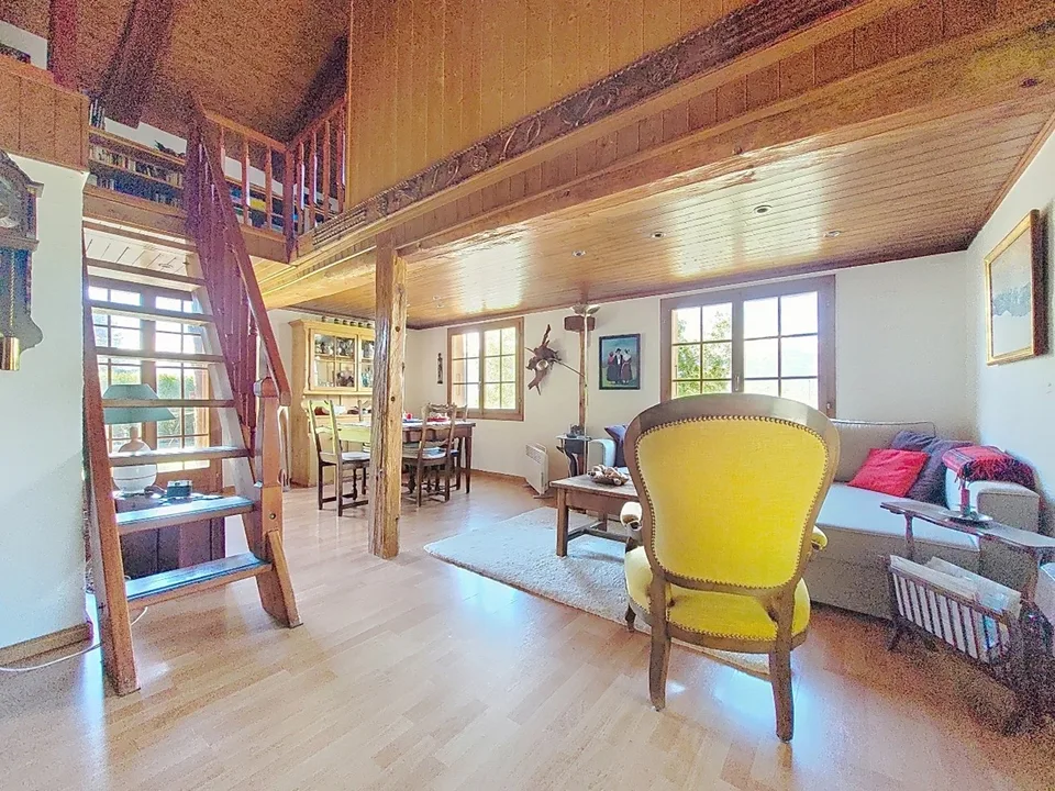 Daillet/Grône, chalet di 99 m² che unisce charme e autenticità a 10 minuti da Nax