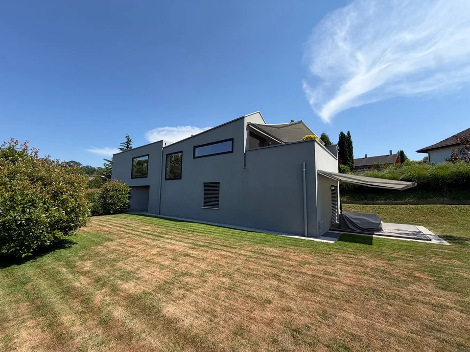Prächtige und seltene moderne Villa mit 7,5 Zimmern