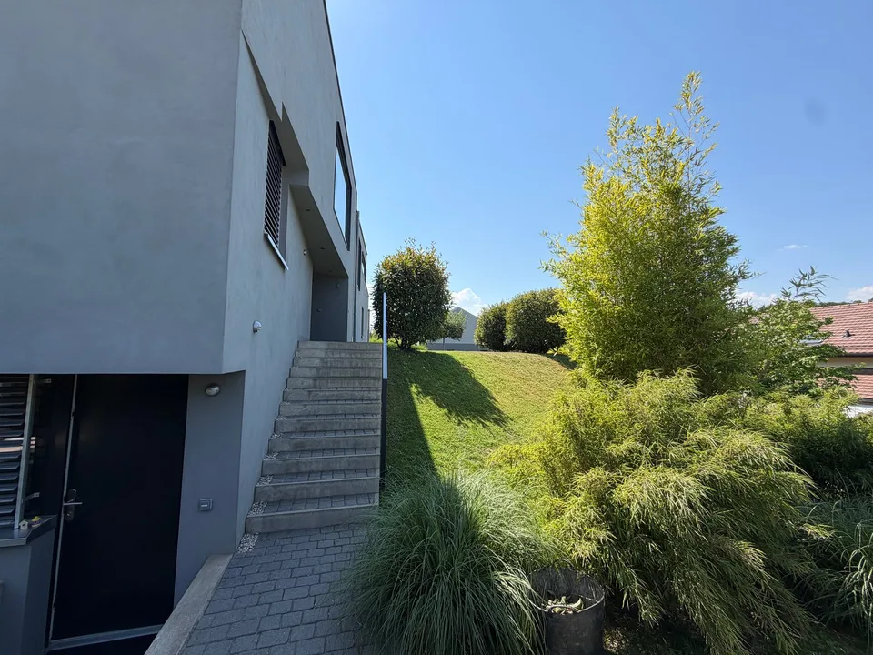 Prächtige und seltene moderne Villa mit 7,5 Zimmern