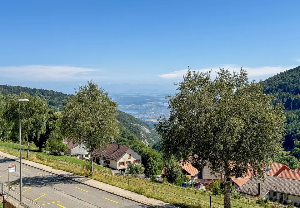 Spacieux appartement PPE de 6.5 pièces avec balcon Vue sur les Alpes