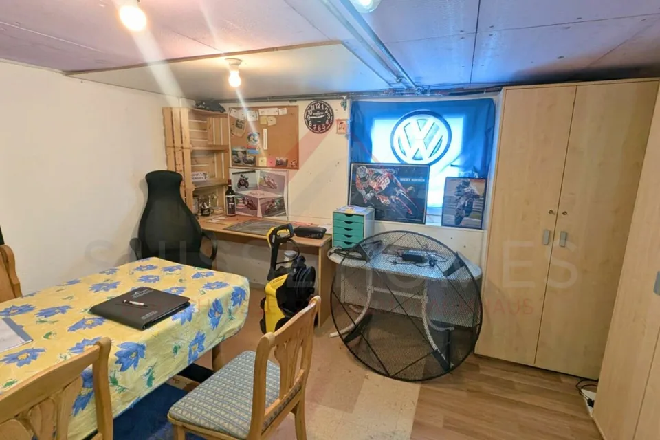 Casa multifamiliare nella zona centrale di Grossdietwil con spazio commerciale e potenziale di sviluppo polivalente