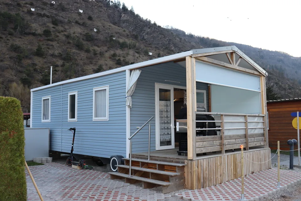 Campinghaus im Raron - neuwertig & voll ausgestattet