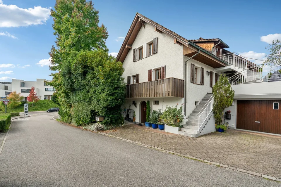 Gartenidylle an bester Lage – Sonniges 6.5-Zimmer-Haus mit Umschwung