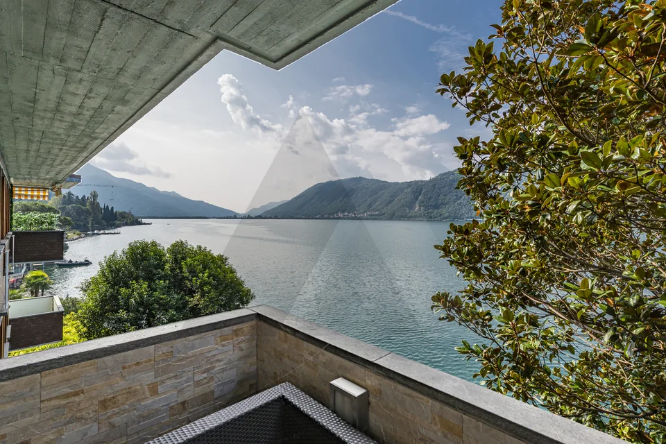 PRESTIGIOSO APPARTAMENTO VISTA LAGO - CAMPIONE D'ITALIA