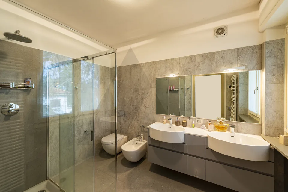 PRESTIGIOSO APPARTAMENTO VISTA LAGO - CAMPIONE D'ITALIA – foto 9 di 12