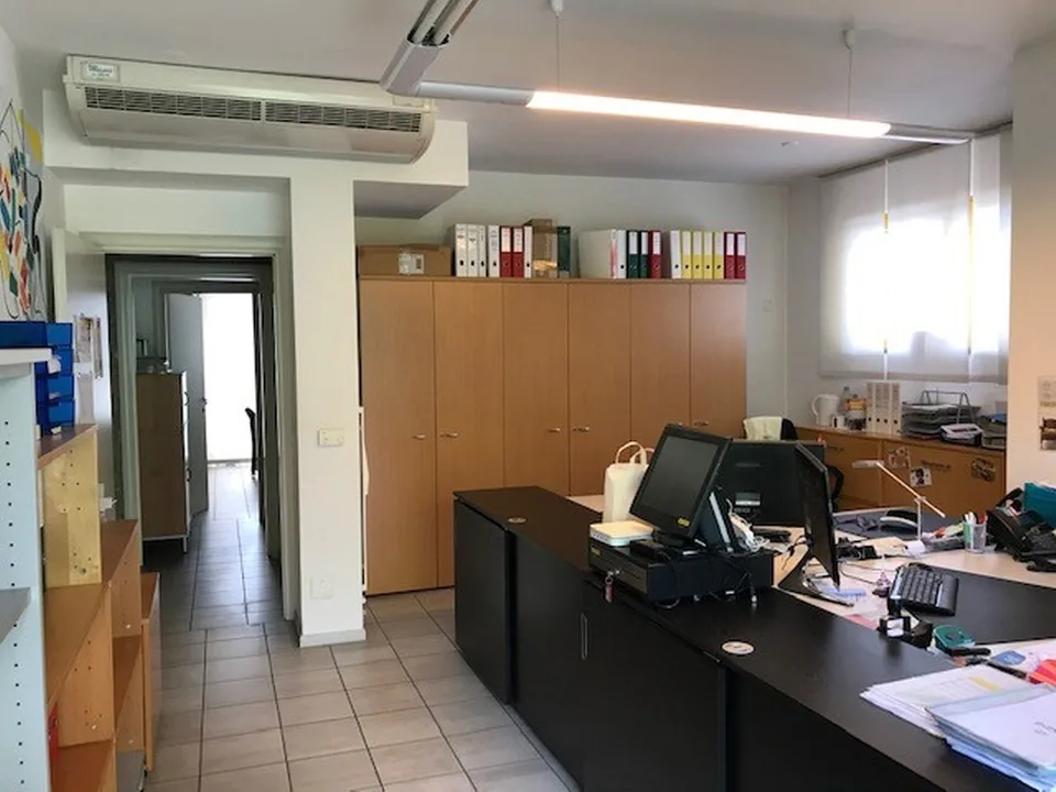 UFFICIO SPAZIOSO PIANO ATTICO CON VISTA APERTA – foto 6 di 6