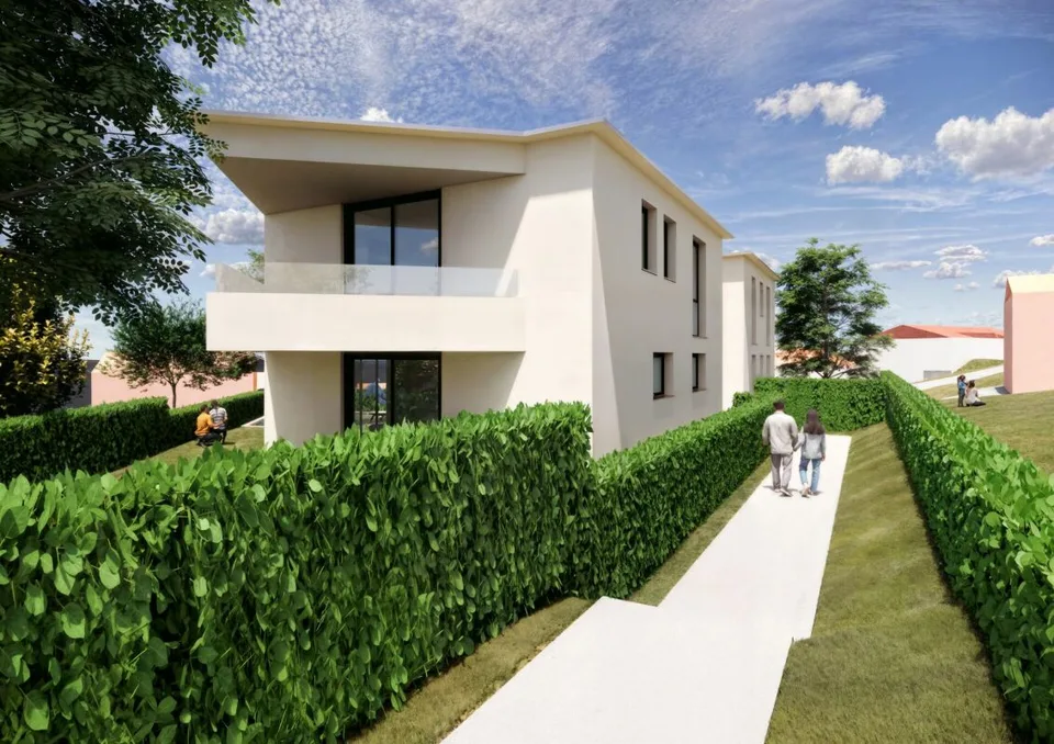 AGRA - IN NUOVA RESIDENZA 4.5 LOCALI CON GIARDINO
