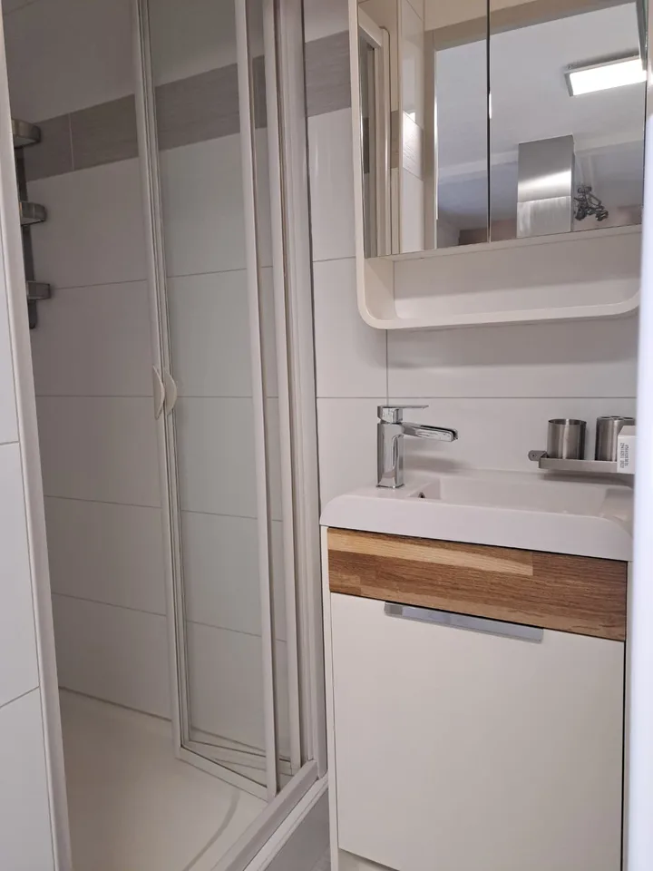 NEUER PREIS Charmantes 2-Zimmer-Wohnung im Crêt-Vaillant mit Aufzug – Foto 8 von 10