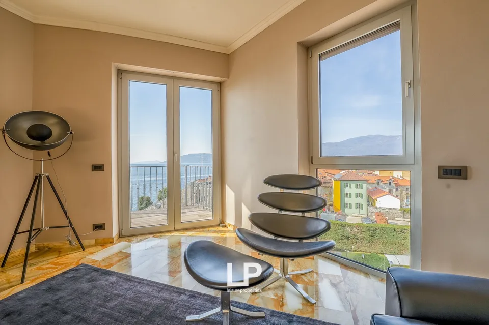 Luxuriöses Penthouse mit Seeblick in Intra – Foto 17 von 29
