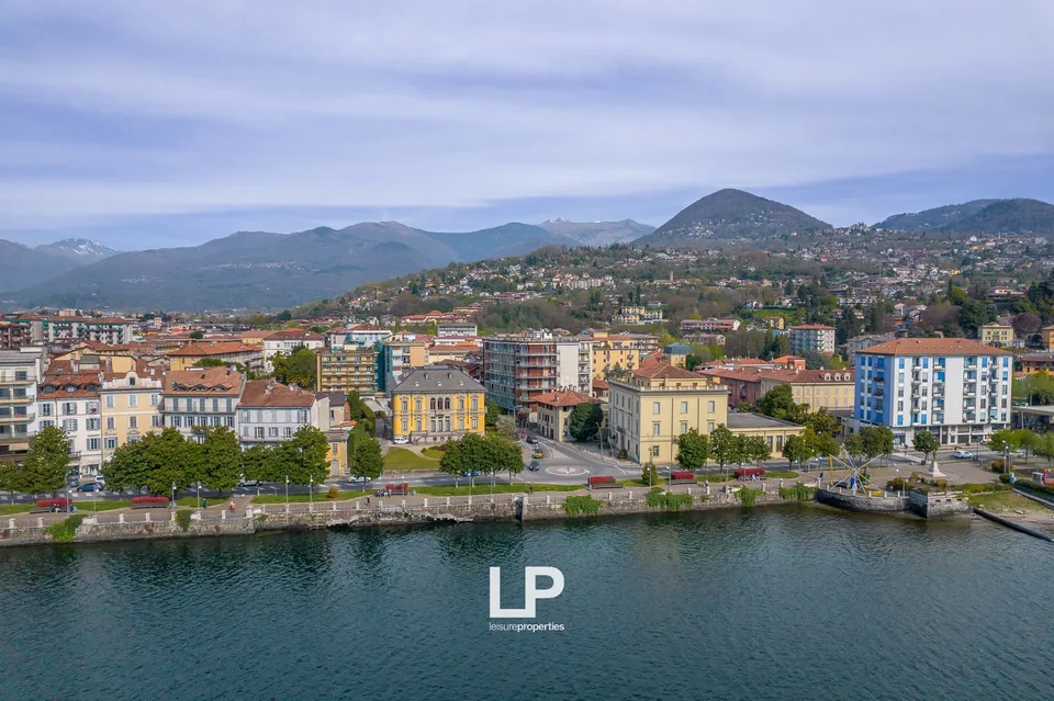 Luxuriöses Penthouse mit Seeblick in Intra – Foto 6 von 29