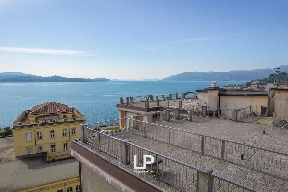 Luxuriöses Penthouse mit Seeblick in Intra – Foto 7 von 29