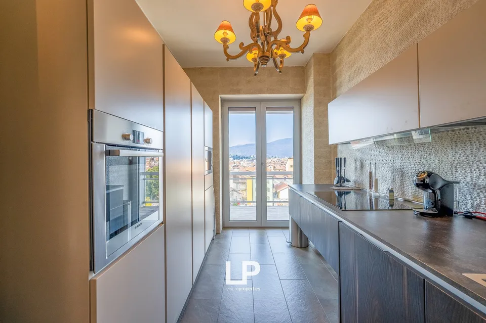 Luxuriöses Penthouse mit Seeblick in Intra – Foto 24 von 29