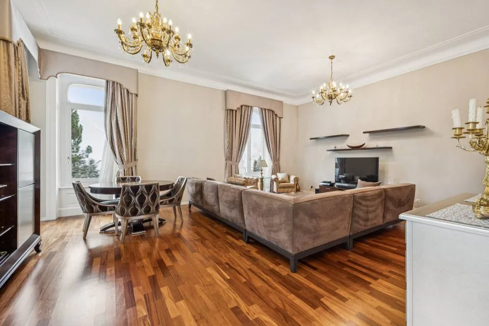 Rare à la vente, appartement dans l'immeuble Riant-Château Montreux Te