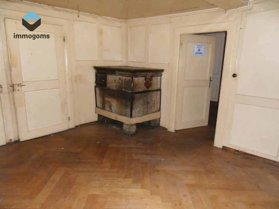 Casa con tre appartamenti in una posizione centrale