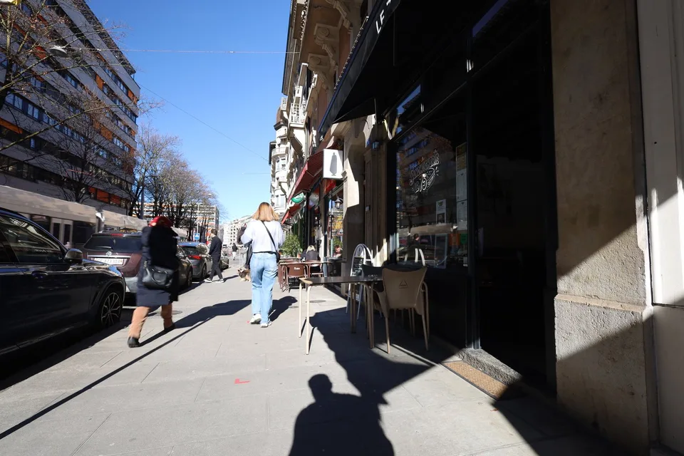 Arcade louée à vendre au 75 rue de Carouge, 1205 Genève