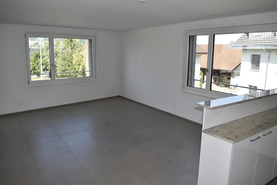 Appartamento attraente di 4,5 locali con vista parziale sul lago di Hallwil