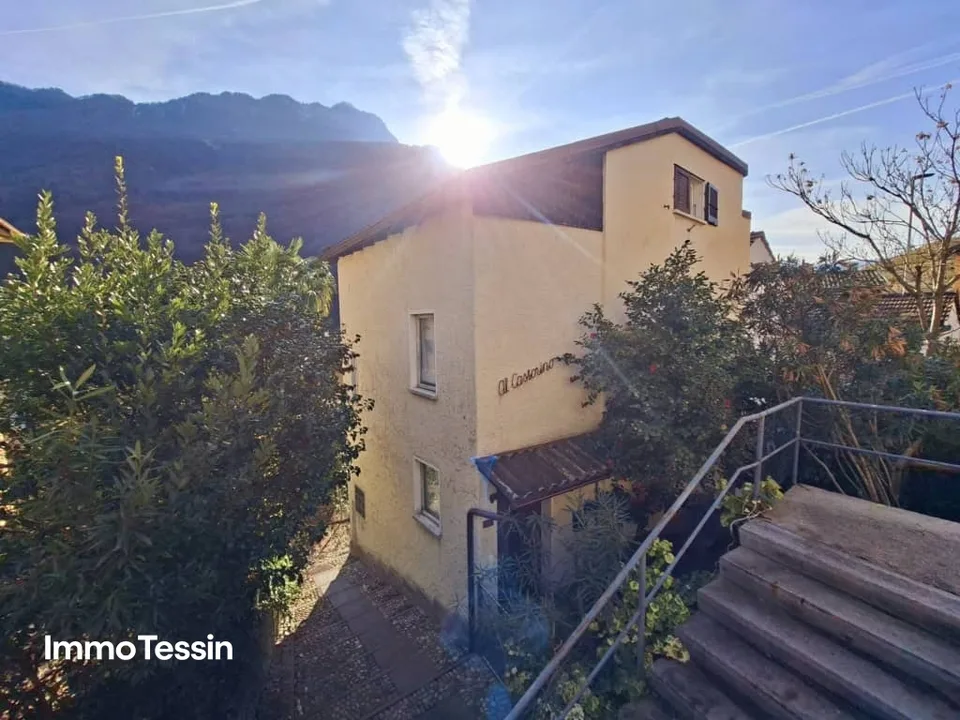TOP PREIS: Elegantes Einfamilienhaus mit Charakter an guter Lage in der Nähe von Bellinzona
