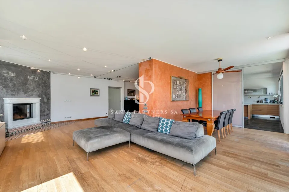 Villa mit Seeblick und Swimmingpool – Foto 7 von 19