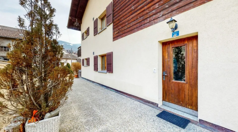 Appartamento (di vacanza) attraente su due piani con potenziale di sviluppo a Bürchen VS