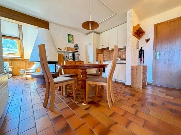 Charmantes 3.5-Zimmer-Wohnung, gemütlich, hell, südlich ausgerichtet in Ovronnaz