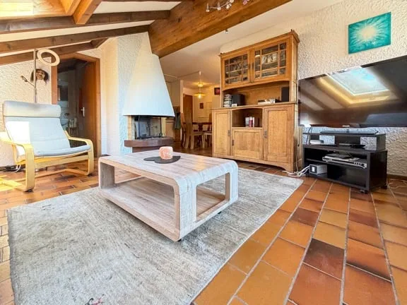 Charmantes 3.5-Zimmer-Wohnung, gemütlich, hell, südlich ausgerichtet in Ovronnaz
