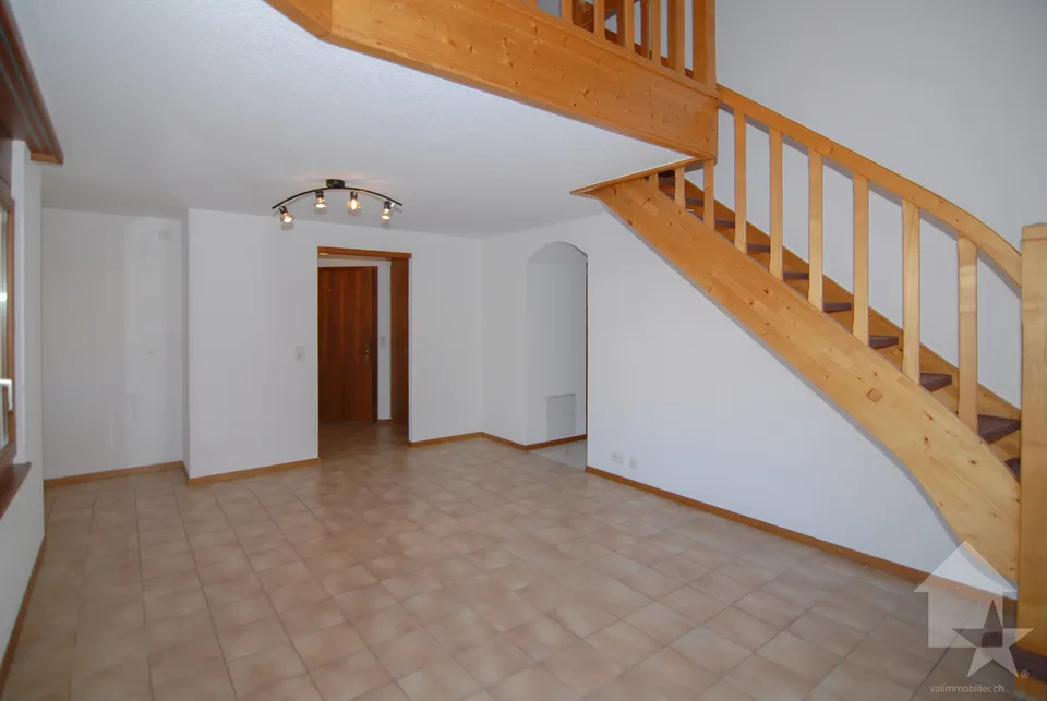 Geräumige Dachgeschosswohnung in Saillon