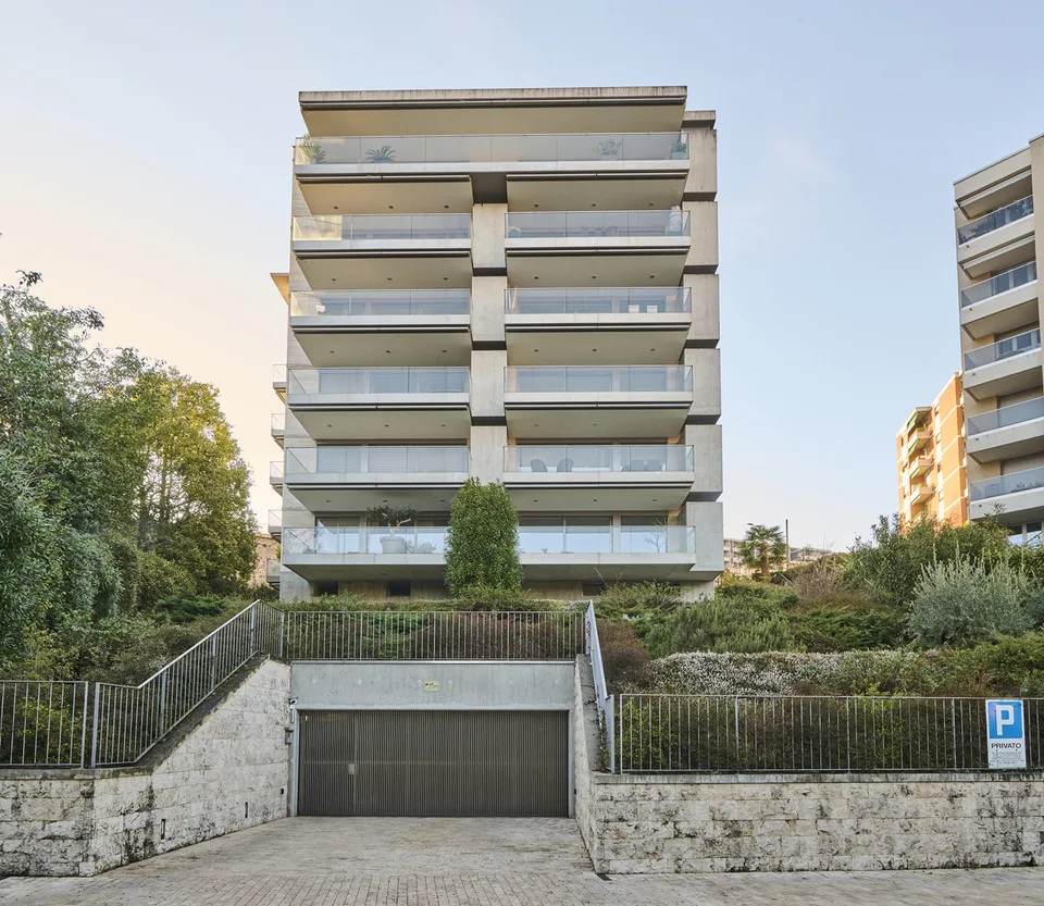 IN CONDOMINIO DI PRESTIGIO A DUE PASSI DAL CENTRO