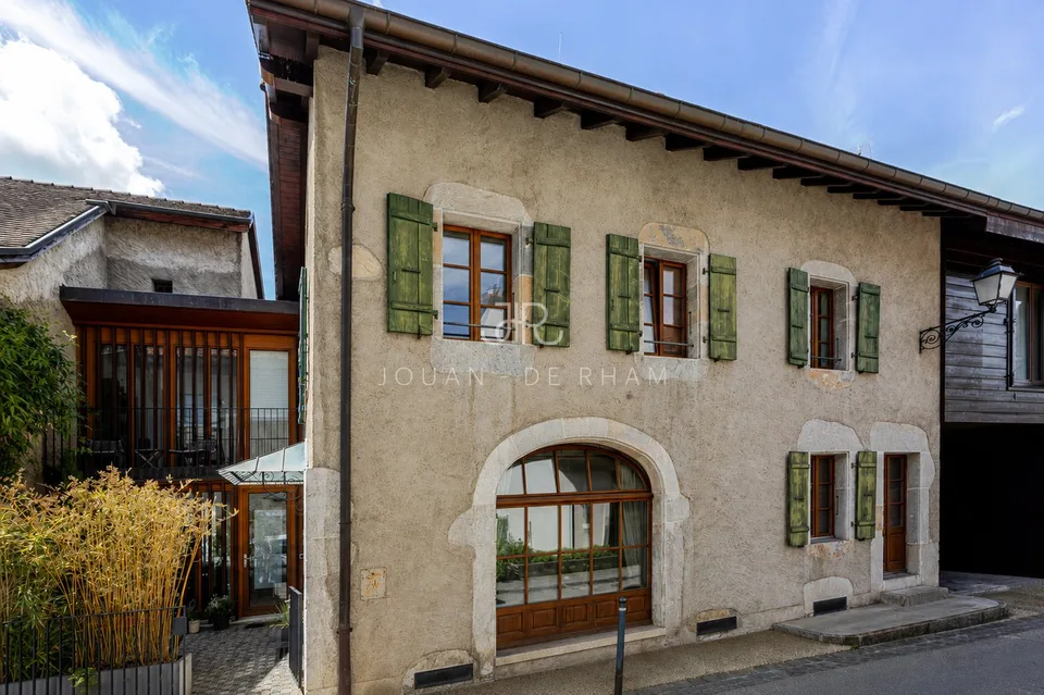 Magnifique maison de caractère au coeur du village de Veyrier