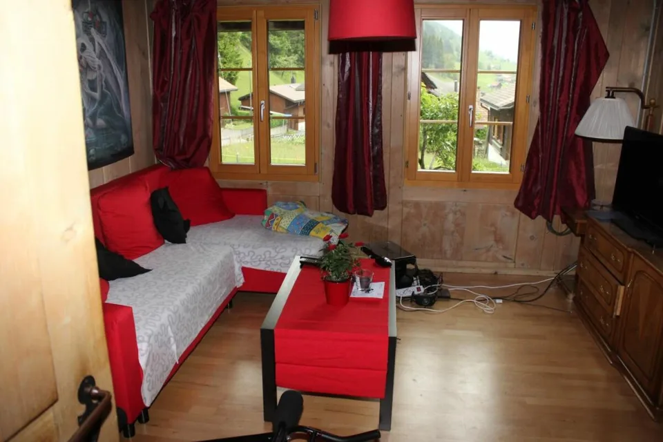 Casa a 2 famiglie con laboratorio e parcelle di terreno edificabile