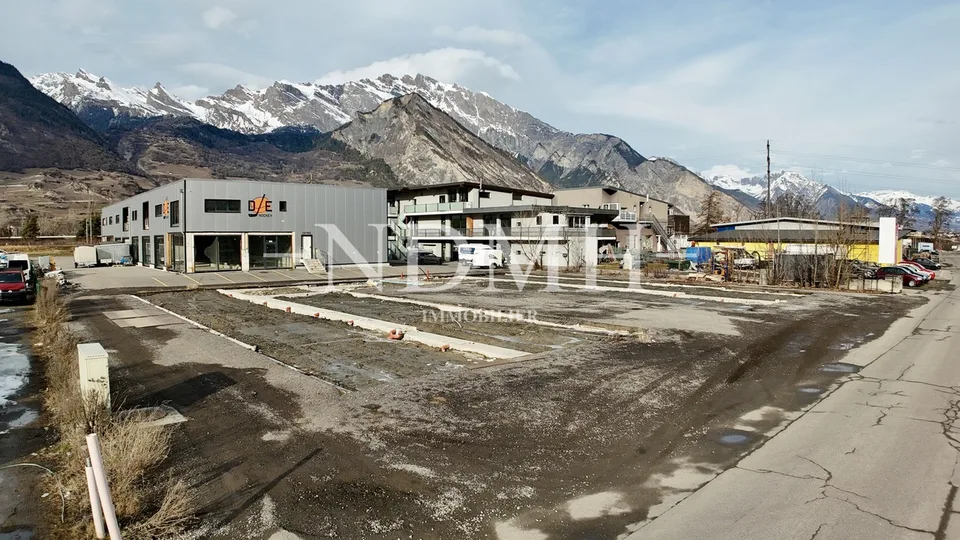 Exceptional plot with approved commercial project – photo 7 of 7