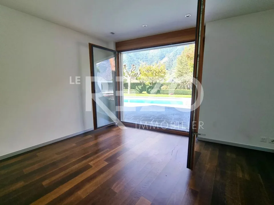 Architekturvilla mit Swimmingpool und Sauna - Vollständig – Foto 8 von 19