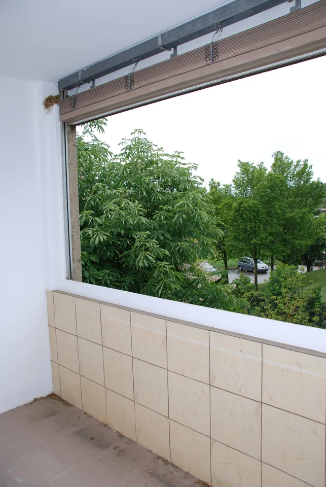 Renovierte 3,5-Zimmer-Wohnung mit Balkon in Cornaux – Foto 16 von 20