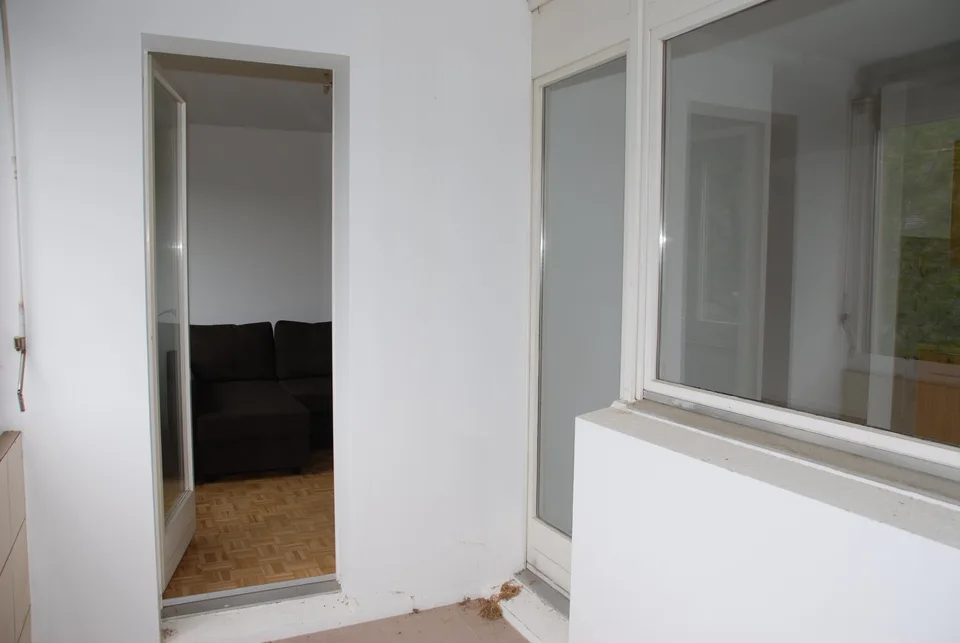 Renovierte 3,5-Zimmer-Wohnung mit Balkon in Cornaux – Foto 7 von 20