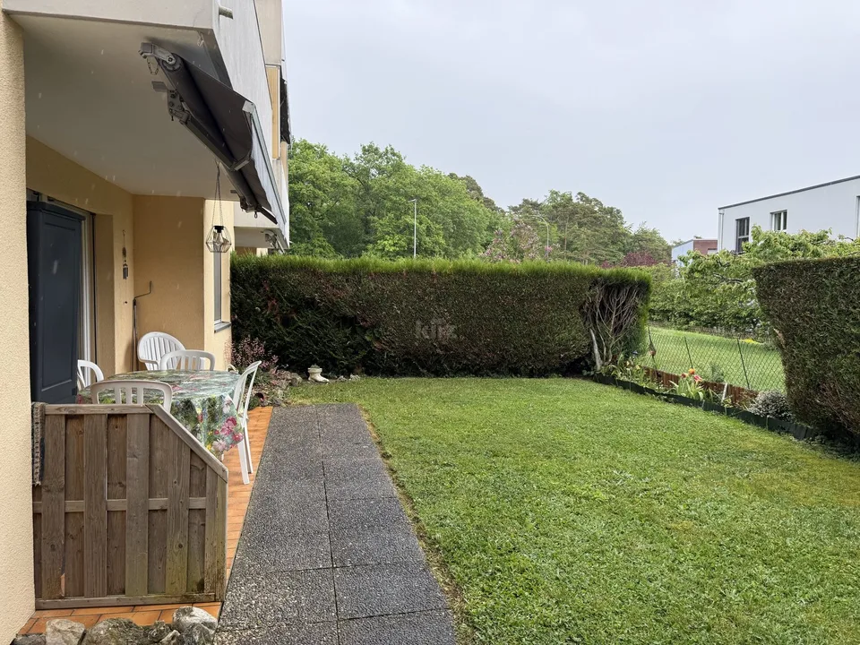 Bel appartement avec terrasse couverte et jardin