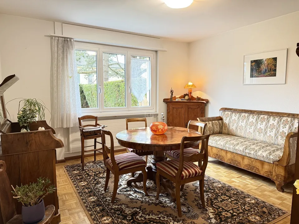 Schönes Apartment mit überdachter Terrasse und Garten
