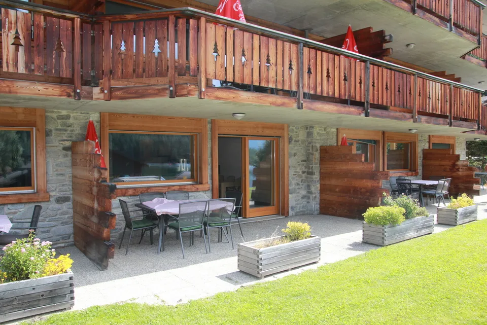 Luxurious furnished apartment for sale in Champex-Lac.