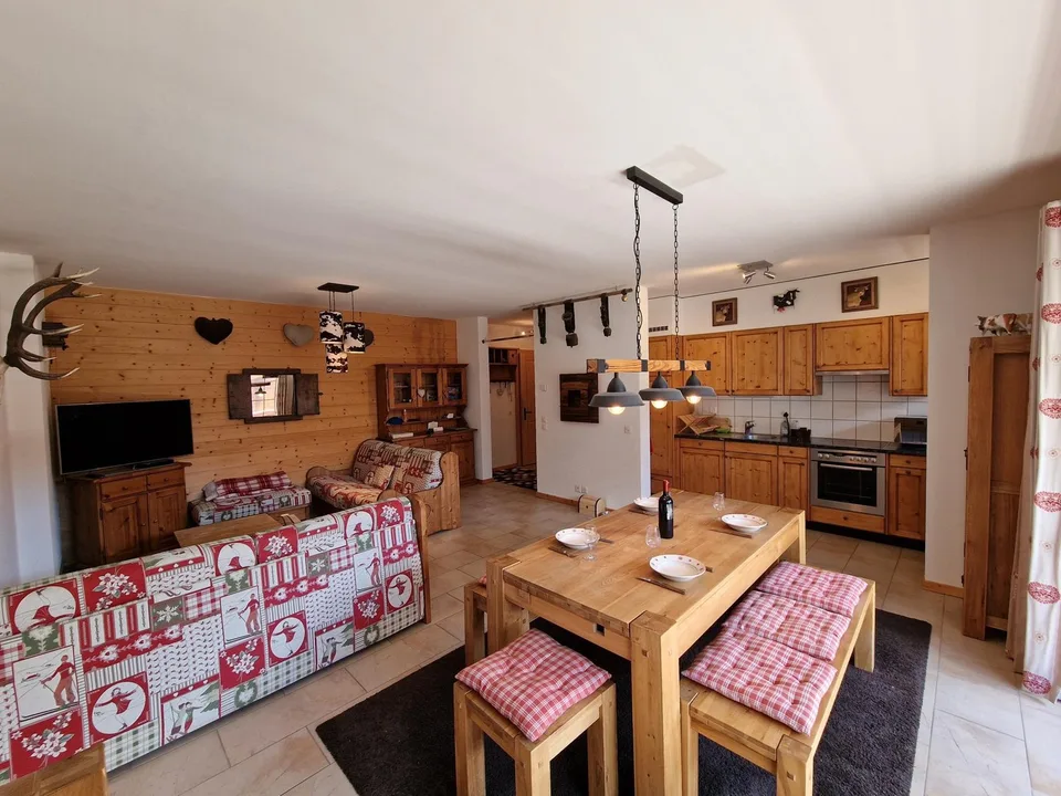 Magnificent ski-in/ski-out apartment in the heart of Les Crosets, Portes du Soleil