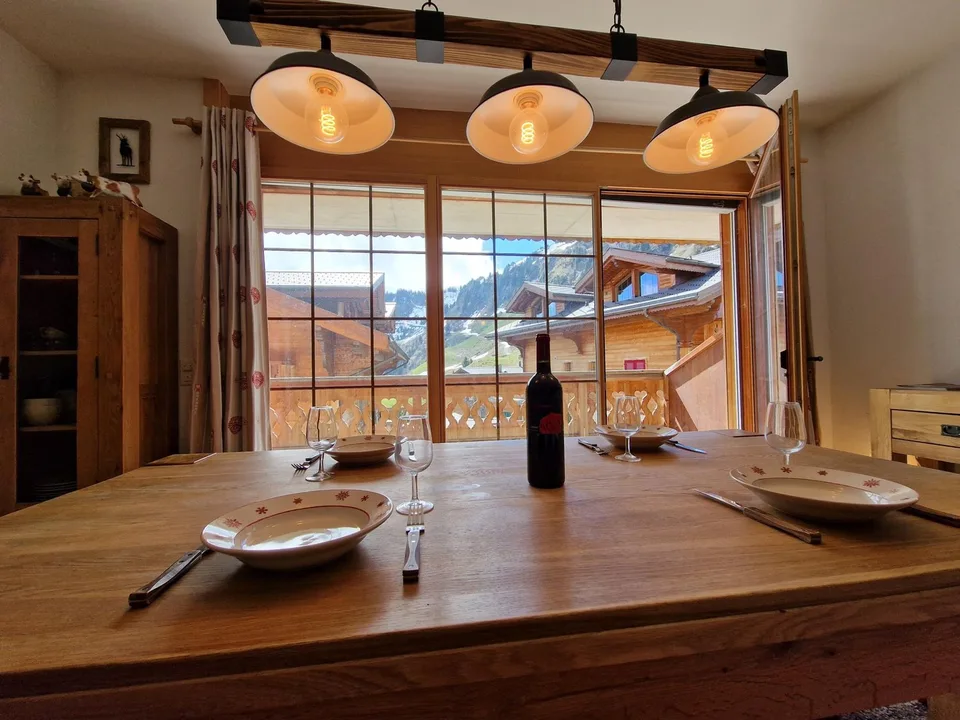 Magnificent ski-in/ski-out apartment in the heart of Les Crosets, Portes du Soleil
