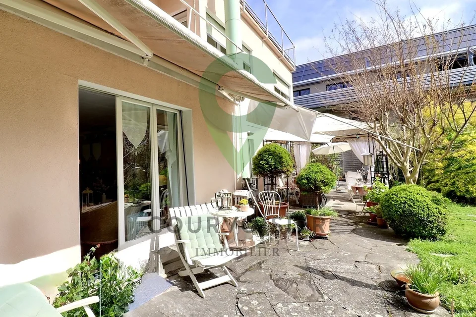 Maison de caractère avec 2 appartements à deux pas de Tartegnin
