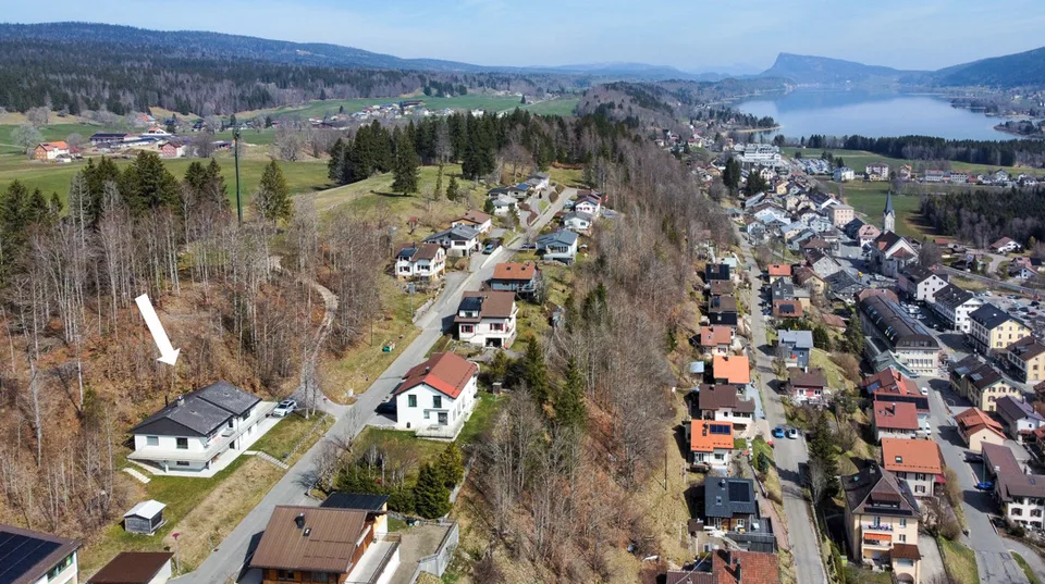 Splendida casa ristrutturata di 2 alloggi con vista dominante