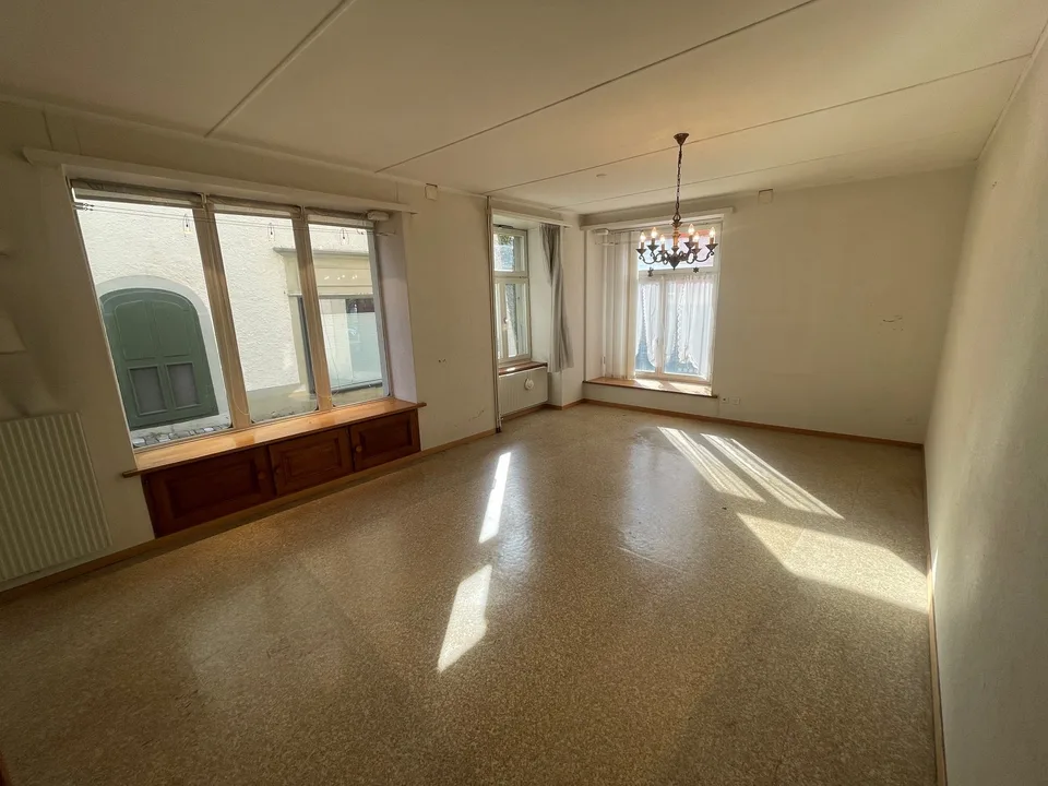 Casa unica con 3 appartamenti a La Neuveville