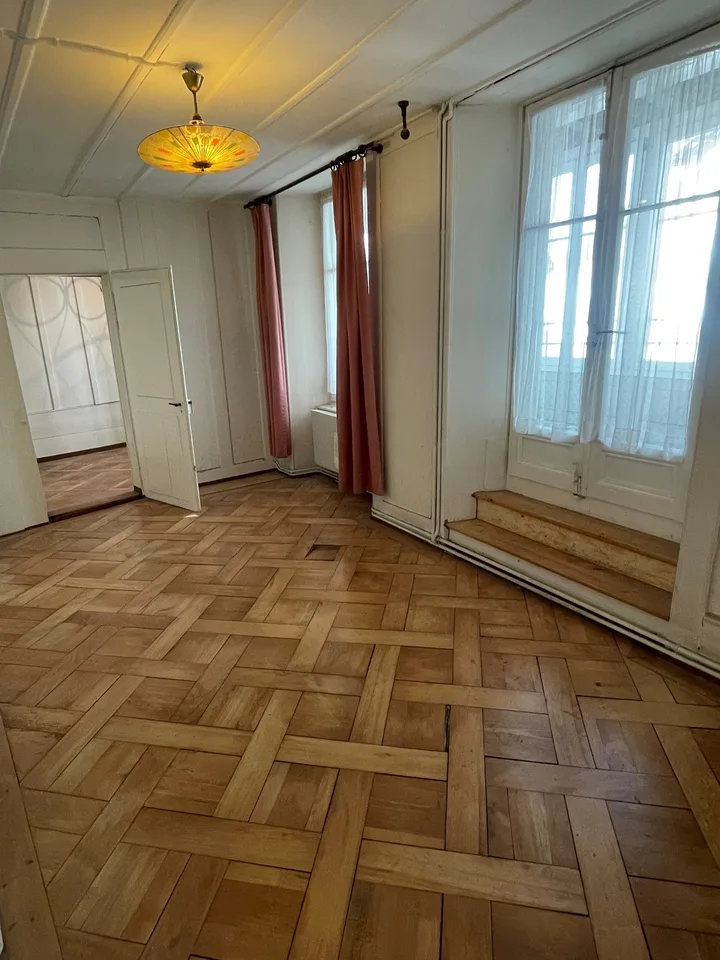 Casa unica con 3 appartamenti a La Neuveville