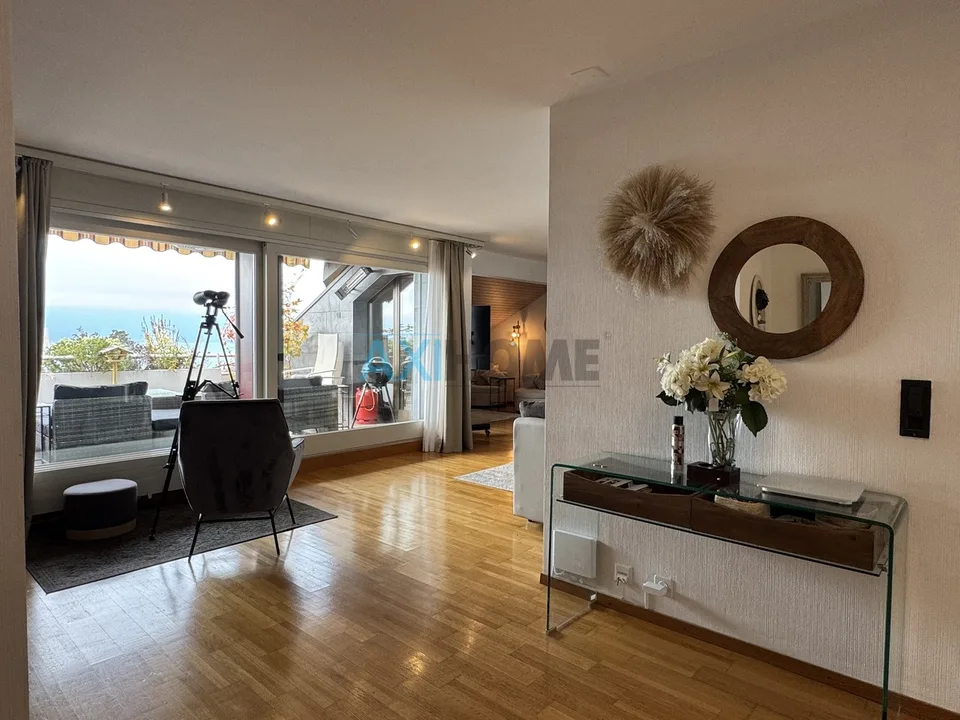Une adresse privilégiée à Montreux ! 4,5 pièces vue lac avec balcon