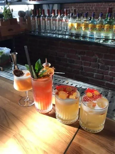 BAR-RESTAURANT HYPER CENTRE QUARTIER MONT-BLANC LAC