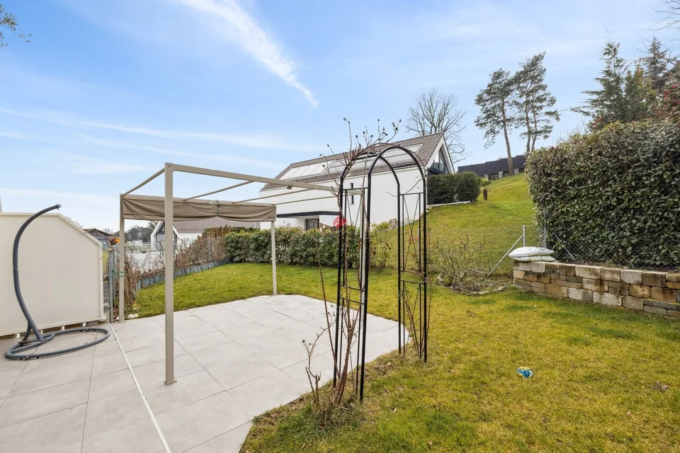 4,5 Zimmer mit Terrasse und Garten